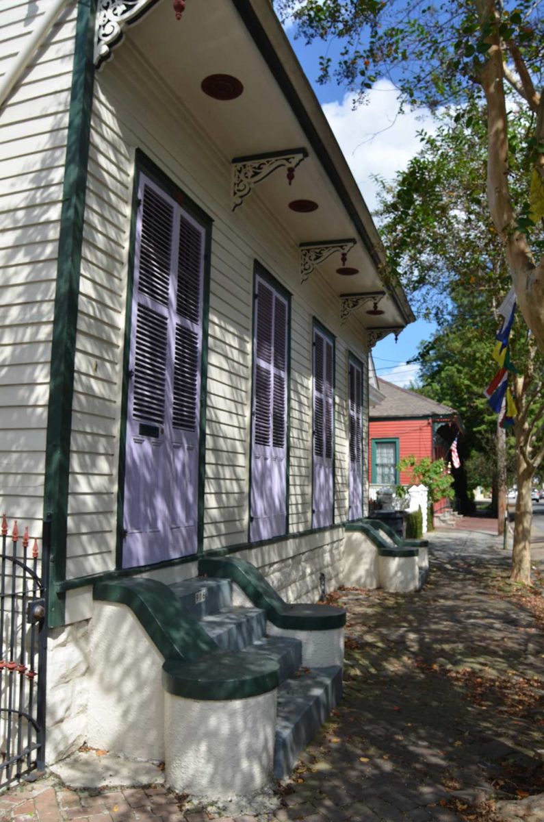 New Orleans door fronts